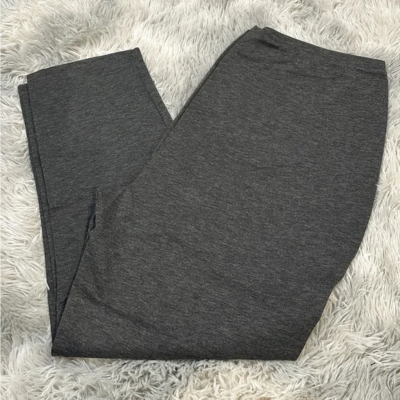 Avenue Women's Ponte Leggings - Picture 8 of 8